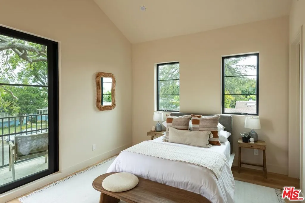 11746 La Maida Street, Valley Village, California 91607 home-pic-44